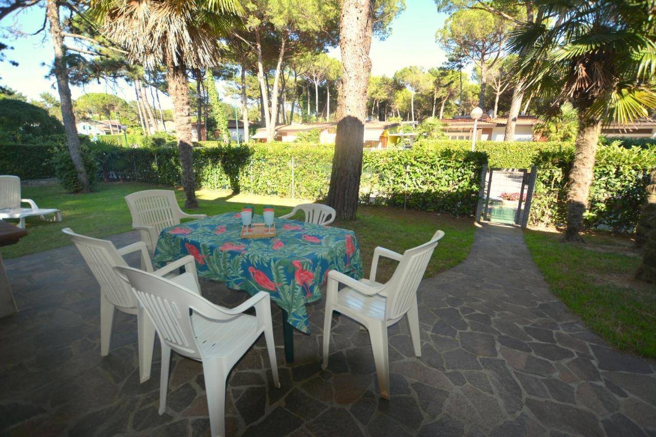 Villa A Lignano Con 2 Camere E Giardino Lignano Sabbiadoro Eksteriør bilde