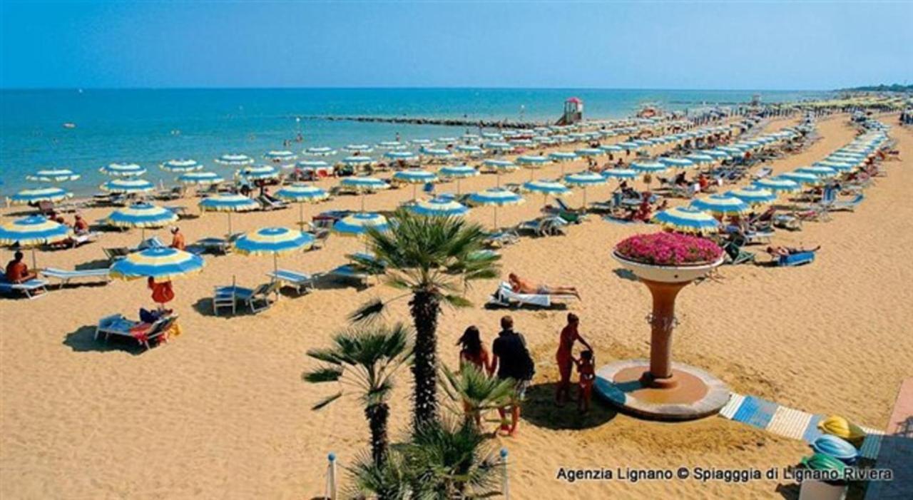 Villa A Lignano Con 2 Camere E Giardino Lignano Sabbiadoro Eksteriør bilde